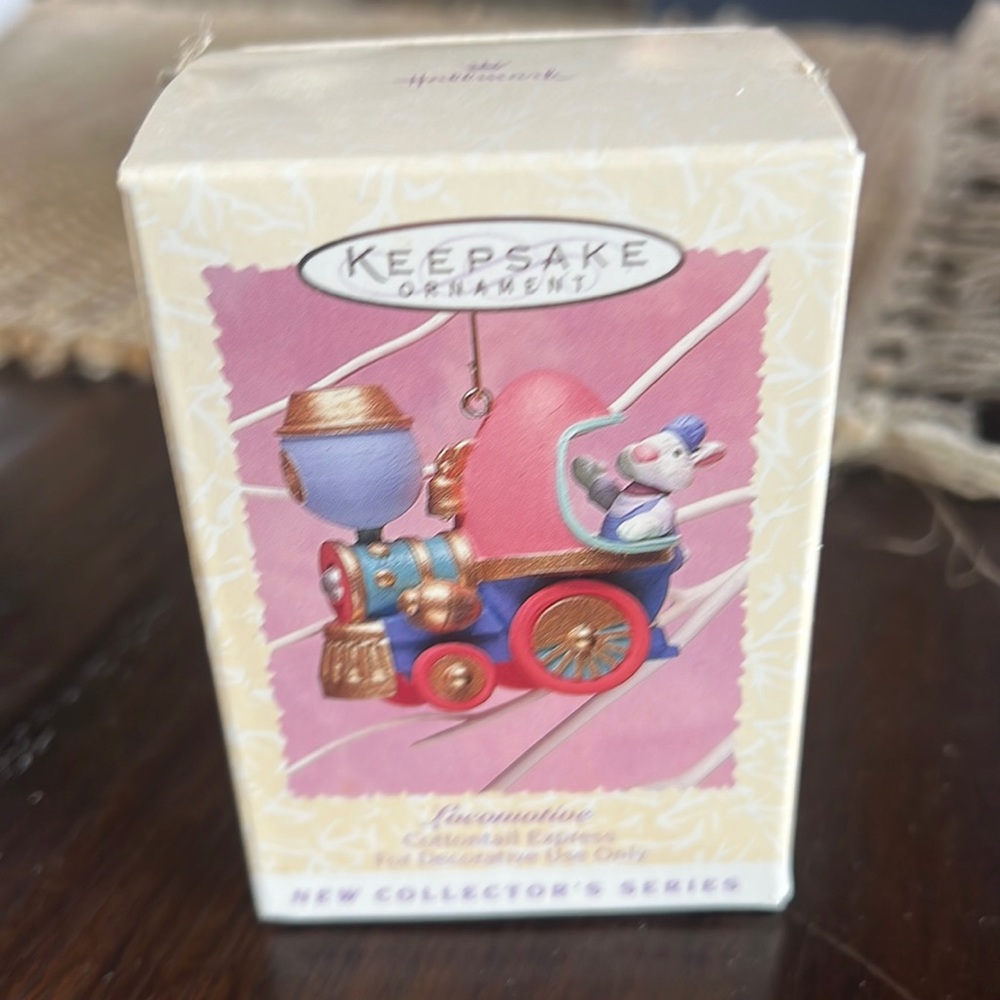 NIB 1996 Hallmark Keepsake Collector’s Series-Cottontail Express Locomotive